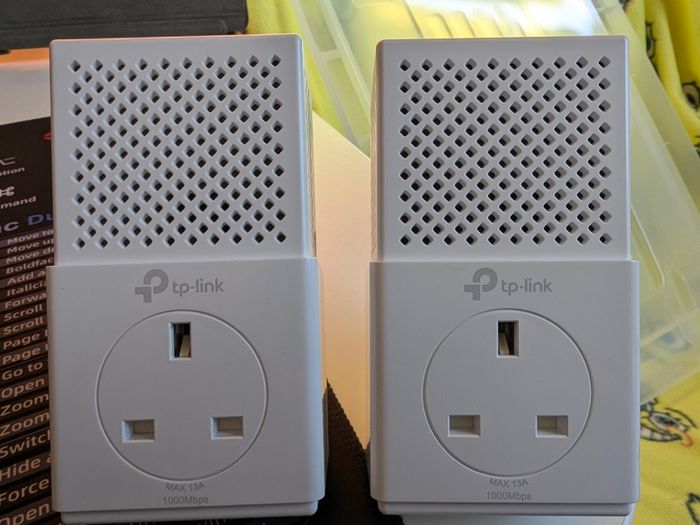 TP Link AV1000 Gigabit Passthrough Powerline Adapter