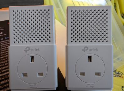 TP Link AV1000 Gigabit Passthrough Powerline Adapter