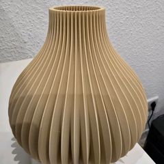 Round plant pot