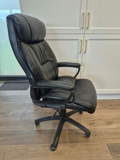 Black leather office chair
