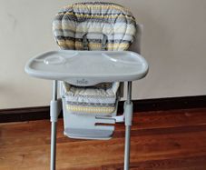 Joie Mimzy highchair chair