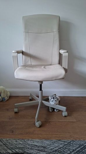 leather chair