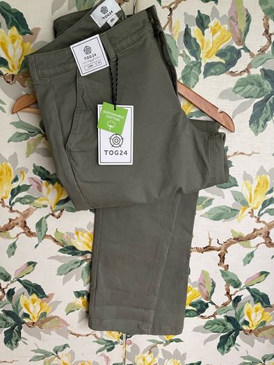 Tog 24 chinos BNWT