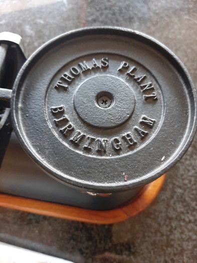 Heavy vintage cast iron kitchen weighing scales - unused