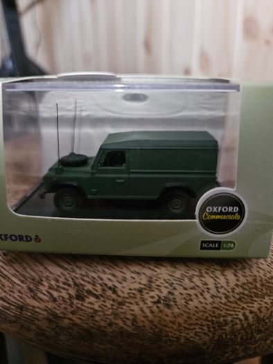 Oxford Diecast Landrover Defender Military 1.76 Scale