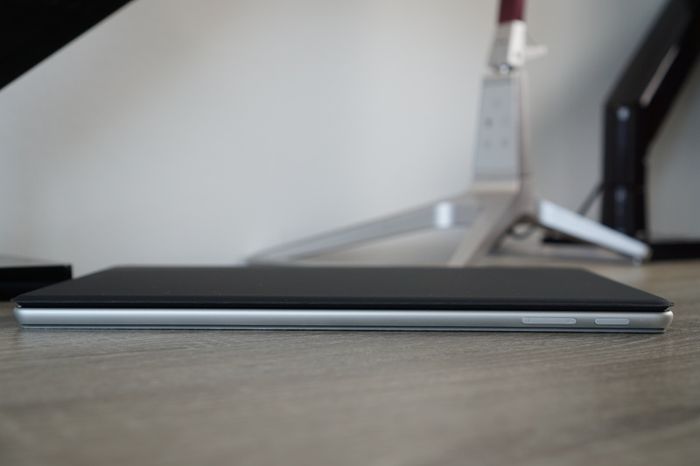 Surface Pro 9 | i5-1245U vPro | 120Hz PixelSense | Like New