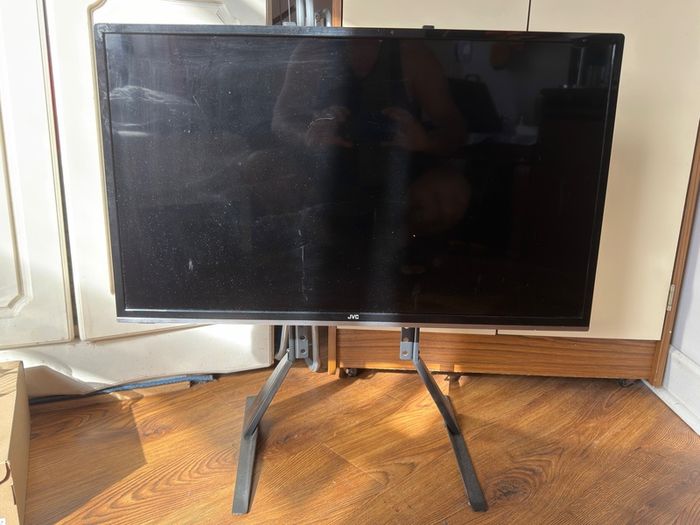Jvc 32" HD ready smart tv