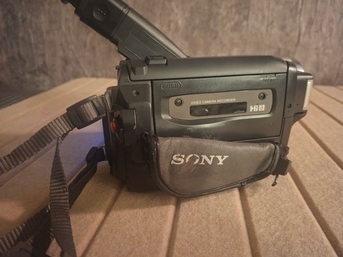 Vintage Sony Handycam CCD-TRV59E Hi8 Video8 Camcorder Bundle - Tested & Working!