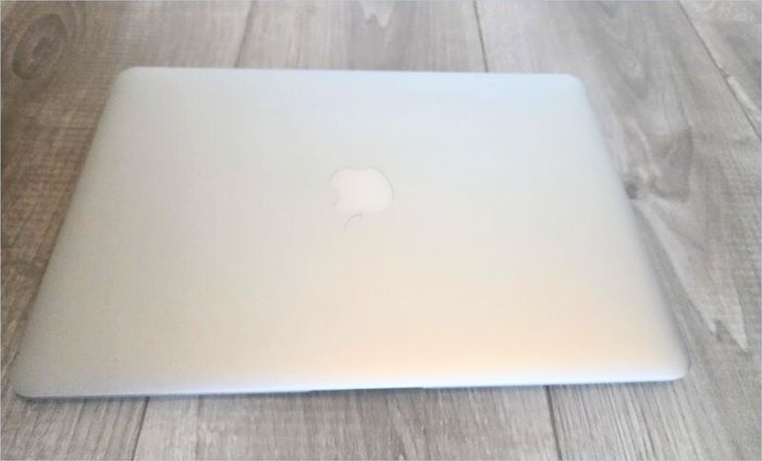 MacBook Air 13 2017: Upgraded 1TB SSD 8GB RAM Excellent Condition