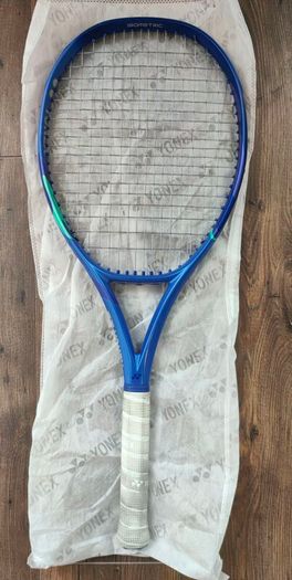 Yonex ezone 100