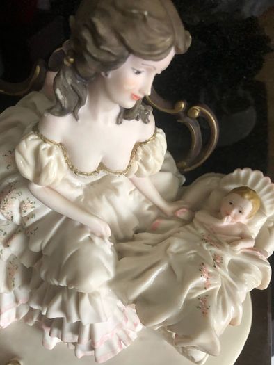 Belcari figurine