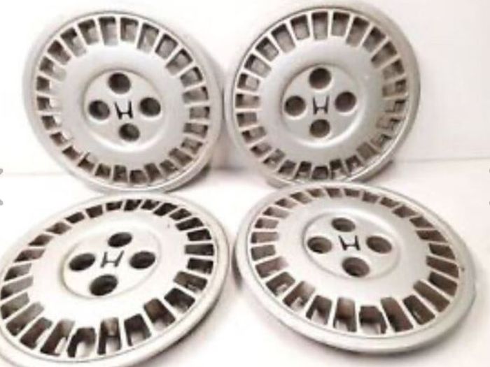 4 x Genuine Honda Accord  14 Inch Bolt on Hubcaps Wheel Trims Covers
