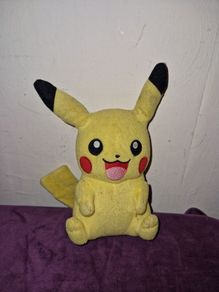 Pokemon - Pikachu plush