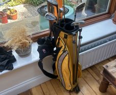 Kids golf bag with 7 pieces