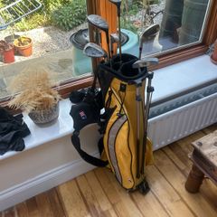 Kids golf bag with 7 pieces
