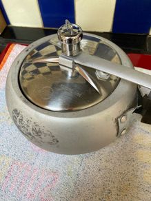 pressure cooker