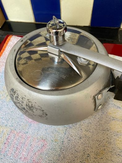 pressure cooker