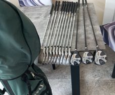 Dunlop golf clubs. Right handed clubs