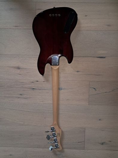 Sire Marcus Miller U5 short with maple neck