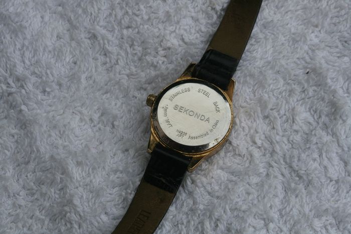 Vintage Sekonda and Lava women's watches (watches work fine)