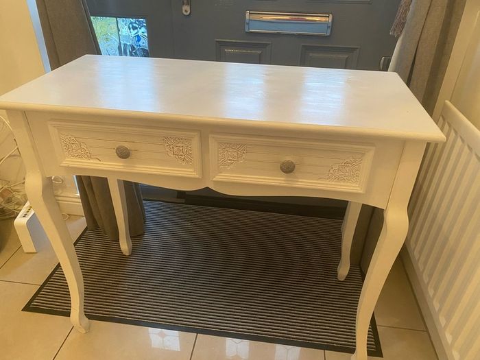 White perfect condition hall table or beauty table..