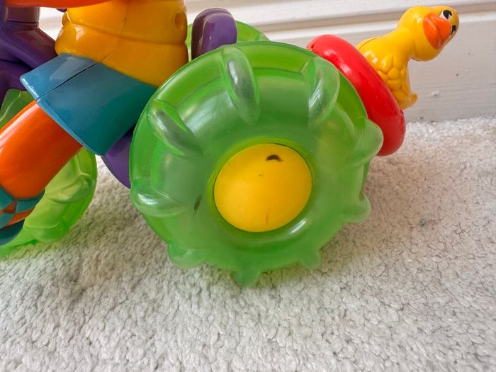 Sesame Street Ernie 2001 Splashin Trike Water Tub Tricycle Duck Part of the rope doesn't pull back completely Used Please see photos