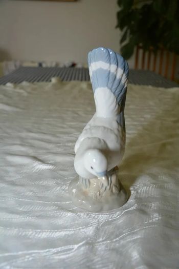Spanish porcelain - pigeon