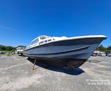 Aquafibre 42 mk 1 motor cruiser