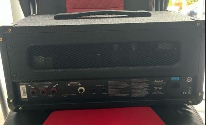 Marshall 20 w dsl head and HB 2x12 vertical can