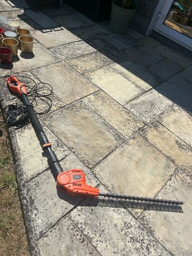 Black + decker extended pole hedge cutter