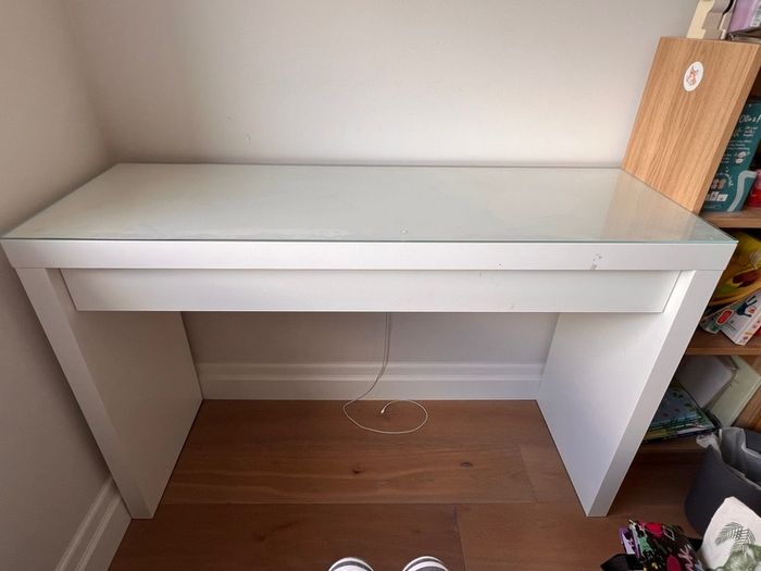 dressing table