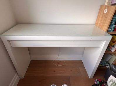 dressing table