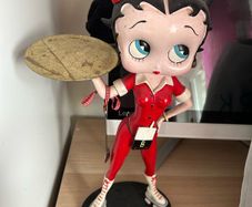 Red Roller Skating Betty Boop Statue Collectible