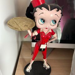 Red Roller Skating Betty Boop Statue Collectible