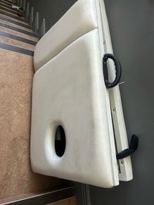 massage table