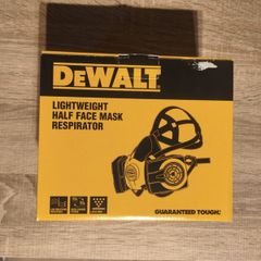 Respirator. DEWALT Large Half Mask