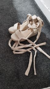 Wedged Sandals with straps