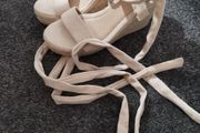 Wedged Sandals with straps