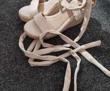 Wedged Sandals with straps