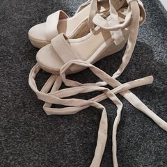 Wedged Sandals with straps