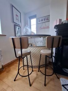 vintage bar with 2 stools