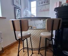 vintage bar with 2 stools