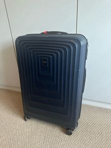 Large (20kg) suitcase
