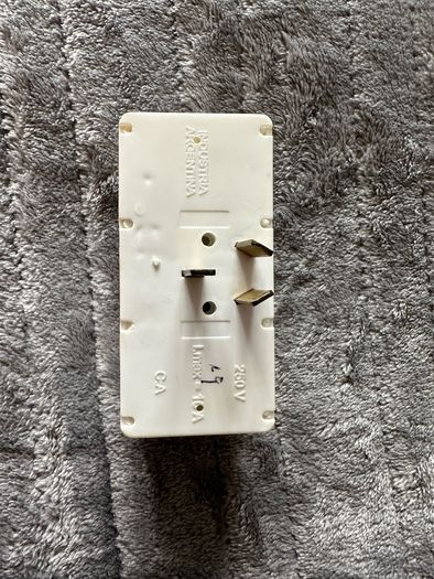 Triple AUS Australia New Zealand plug