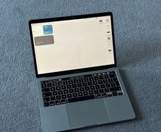 2020 MacBook Pro 13 inch i7 32GB/512
