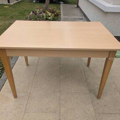 4 person Dining Table Light Wood - 120.5cm x 80.5cm