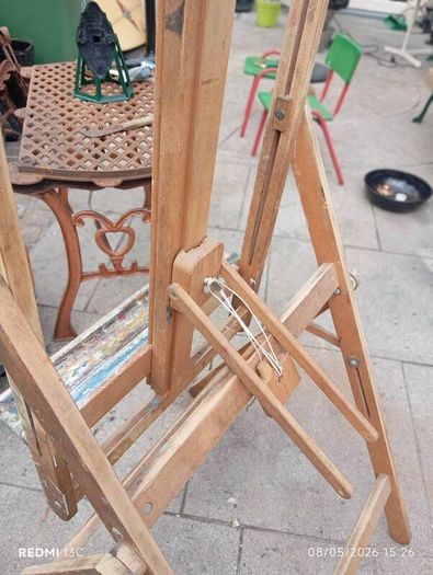 Marbet artist easel