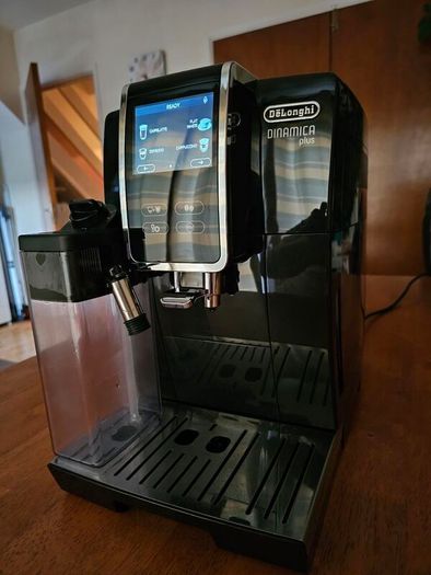 De'Longhi Dinamica Plus fully-automatic bean-to-cup coffee machine