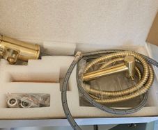 Handheld bidet/douche sprayer