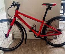 Giant ARX 24 inch Kids Lightweight Hybrid Bike as New